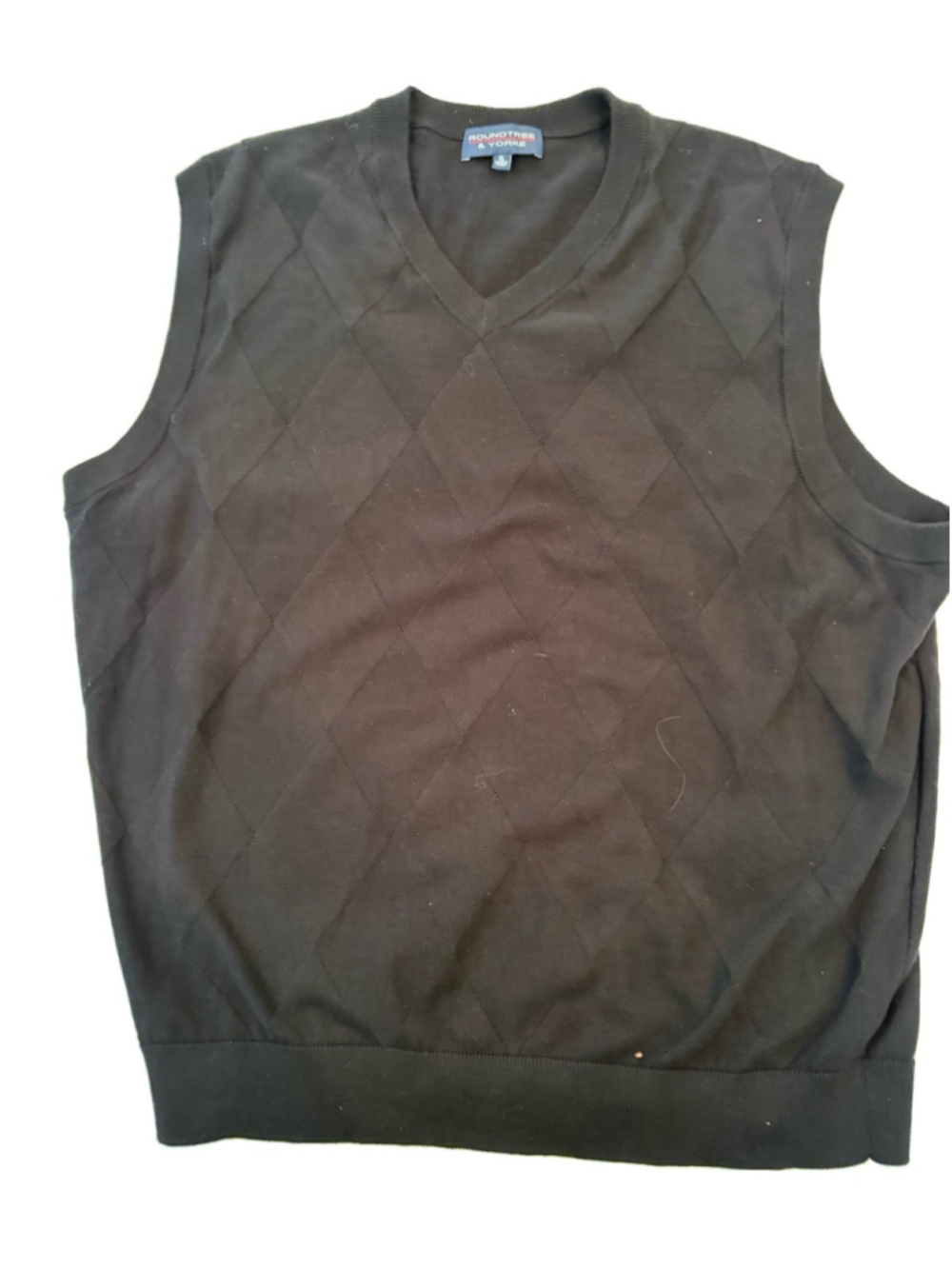Men’s 100% Cotton V Neck Sweater Vest—XL-Roundtree & Yorke-black-diamond Design